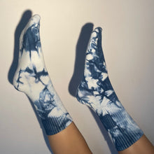 Load image into Gallery viewer, Blue Tie Dye Crew Socks - THE LOGGOS
